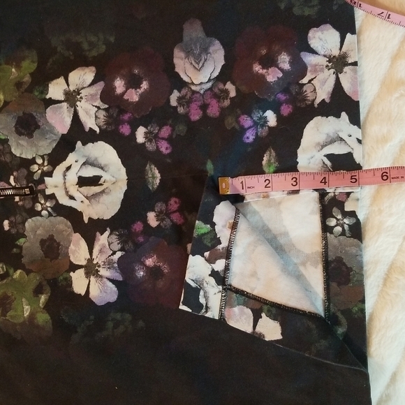 H&M Floral Pencil Skirt - Black and Multicolor - Picture 9 of 10